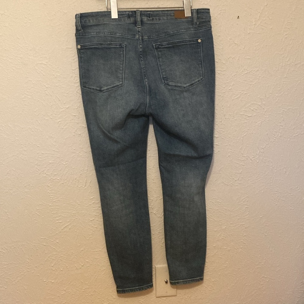 Judy Blue Relaxed Fit Jeans - Picture 5 of 11